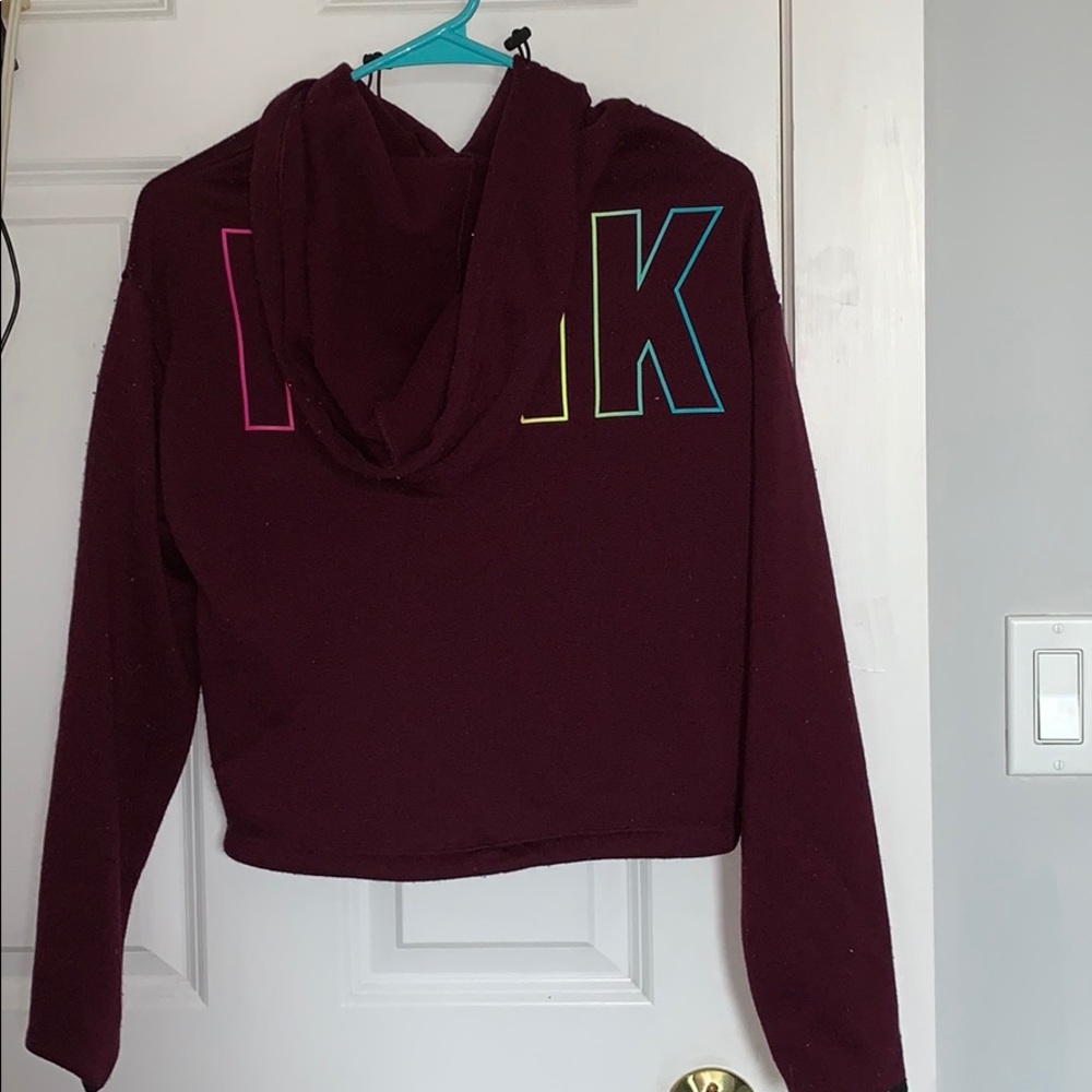 A sweater - Picture 3 of 4